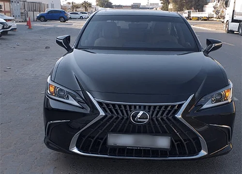 Lexus 300H Black Dubai