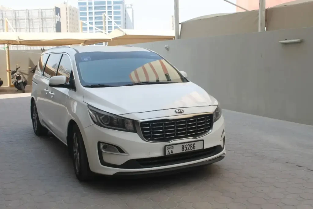 Kia Carnival For Half Day Dubai Tour